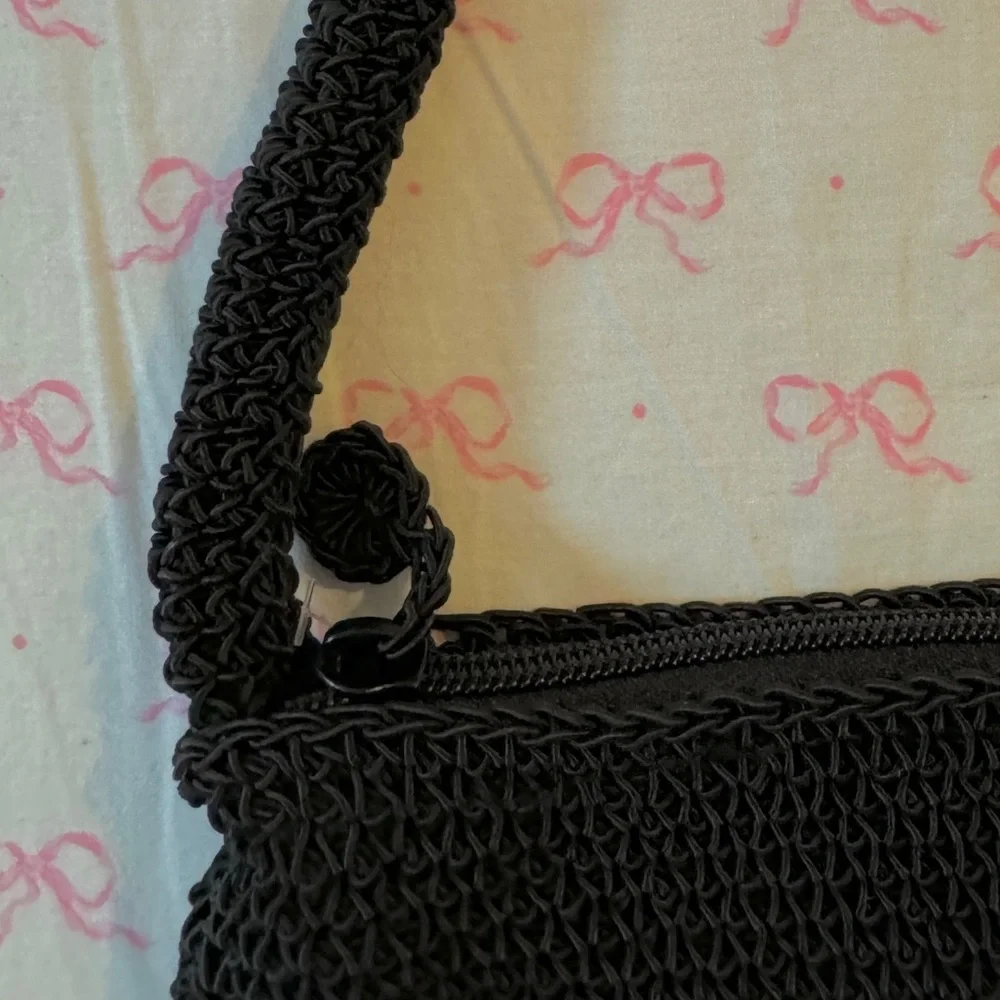 St. John’s bay woven bag - Picture 3 of 5